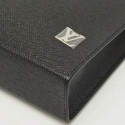 Pre Owned Louis Vuitton Black Taiga Leather Pochette Voyage