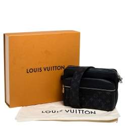 Pre Owned Louis Vuitton Black Taiga Leather and Monogram Eclipse Canvas Outdoor Messenger Bag