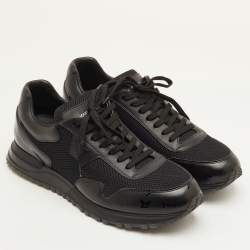 مملوكة مسبقًا حذاء رياضي لوي فيتون ران أواي شبكة ومونوغرام جلد أسود بعنق منخفض مقاس 41.5