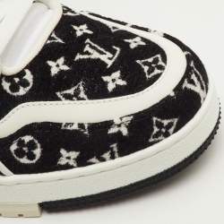 مملوكة مسبقًا حذاء رياضي لويس فيتون LV ترينر جلد ومخمل مونوغرام أسود/أبيض مقاس 41