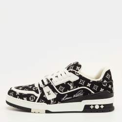 مملوكة مسبقًا حذاء رياضي لويس فيتون LV ترينر جلد ومخمل مونوغرام أسود/أبيض مقاس 41