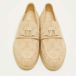مملوكة مسبقًا حذاء لوفرز لوي فيتون سليب أون قماش مونوغرام بيج مقاس 41