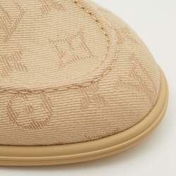 مملوكة مسبقًا حذاء لوفرز لوي فيتون سليب أون قماش مونوغرام بيج مقاس 41