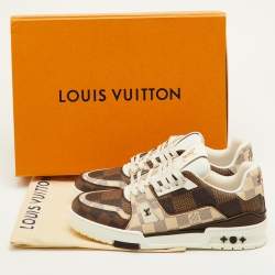مملوكة مسبقًا حذاء رياضي لويس فويتون LV مدرب جلد داميه وبنّي/أبيض مُغبر مغلف قماش مقاس 41.5