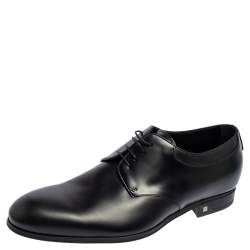 مملوكة مسبقًا حذاء دربي لوي فيتون أربطة جلد أسود مقاس 42.5