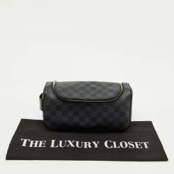 مملوكة مسبقًا Louis Vuitton Damier Graphite Canvas Toiletry Pouch