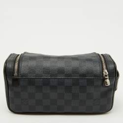 مملوكة مسبقًا Louis Vuitton Damier Graphite Canvas Toiletry Pouch