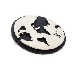 مملوكة مسبقًا Louis Vuitton Cut Out World Map Leather Silver Tone Pin Brooch