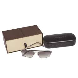 مملوكة مسبقً ا نظارة شمسية لوي فيتون Z0260U اتيتود بيلوت متدرجة رصاصي/ دامية فضي اللون