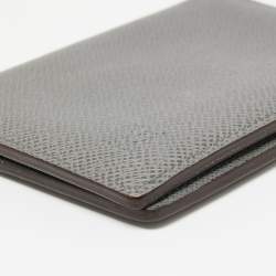 Pre Owned Louis Vuitton Glacier Taiga Leather Passport Holder