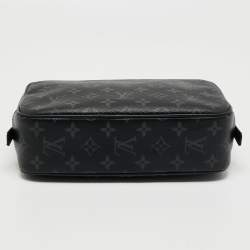 مملوكة مسبقًا Louis Vuitton Monogram Eclipse Canvas PM Toiletry Pouch 