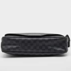 Louis Vuitton Damier Graphite Canvas Daniel GM Messenger Bag