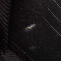 مملوكة مسبقًا Louis Vuitton Monogram Eclipse Alpha Wearable Wallet