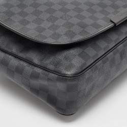Louis Vuitton Damier Graphite Canvas Daniel MM Messenger Bag