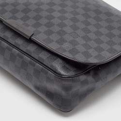 Louis Vuitton Damier Graphite Canvas Daniel MM Messenger Bag