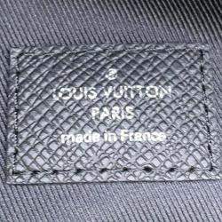 Louis Vuitton Noir Taiga Leather Discovery Backpack