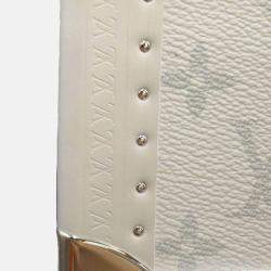 Louis Vuitton White Monogram Taiga Leather Bisten Size 50