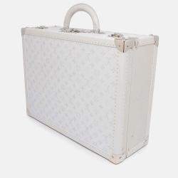 Louis Vuitton White Monogram Taiga Leather Bisten Size 50