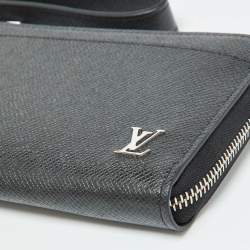 Louis Vuitton Black Leather Taiga Zippy Dragonne Wallet