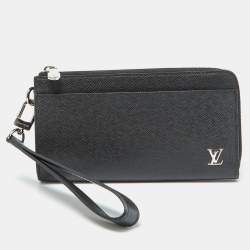 Louis Vuitton Black Leather Taiga Zippy Dragonne Wallet