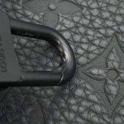 Louis Vuitton Noir	Monogram	Taurillon S Padlock Vertical	Wearable	Wallet