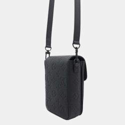 Louis Vuitton Noir	Monogram	Taurillon S Padlock Vertical	Wearable	Wallet