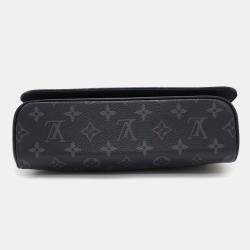 Louis Vuitton District Nv2 Noir Monogram Eclipse Size Pm