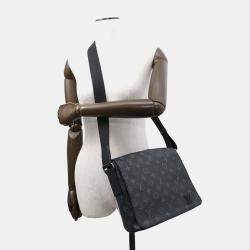Louis Vuitton District Nv2 Noir Monogram Eclipse Size Pm
