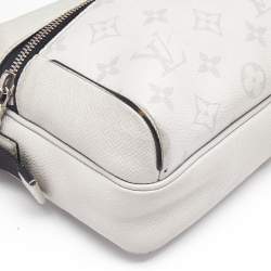 مملوكة مسبقًا Louis Vuitton Antarctica Taigarama Monogram Outdoor Messenger PM Bag