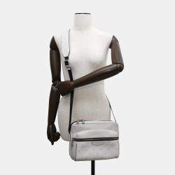 Pre Owned Louis Vuitton Blanc Monogram Taiga Leather Outdoor Messenger Bag