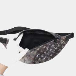 Louis Vuitton Discovery Bumbag Noir Monogram / Galaxy