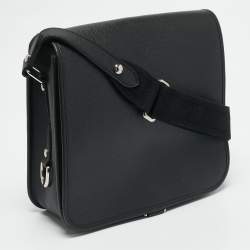مملوكة مسبقًا Louis Vuitton Black Taiga Leather Andrei Messenger Bag
