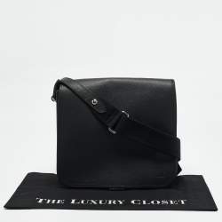 مملوكة مسبقًا Louis Vuitton Black Taiga Leather Andrei Messenger Bag
