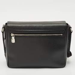 Louis Vuitton Black Taiga Leather District PM Bag
