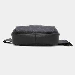 Louis Vuitton Bumbag / Outdoor Noir Monogram Eclipse Taiga Leather