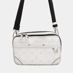 Louis Vuitton Alpha Messenger Blanc Monogram Taiga Leather