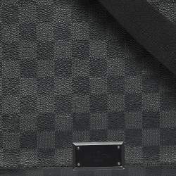 مملوكة مسبقًا حقيبة لويس فيتون ديستريكت قماش داميير جرافيت PM