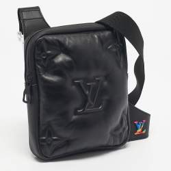 مملوكة مسبقًا Louis Vuitton Black Puffer Leather Asymmetrical Sling Bag