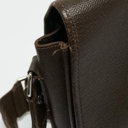 Pre Owned Louis Vuitton Grizzli Taiga Leather Andrei Messenger Bag