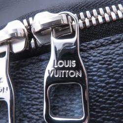 مملوكة مسبقًا Louis Vuitton Discovery Bumbag Nm Noir Monogram / Pastel