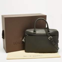 مملوكة مسبقًا Louis Vuitton Black Taiga Leather Porte Documents Briefcase Bag