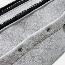 Pre Owned Louis Vuitton Alpha Messenger Blanc Monogram Taiga Leather