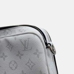 Pre Owned Louis Vuitton Alpha Messenger Blanc Monogram Taiga Leather