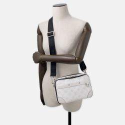 Pre Owned Louis Vuitton Alpha Messenger Blanc Monogram Taiga Leather