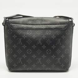 مملوكة مسبقًا Louis Vuitton District PM Monogram Eclipse Canvas Messenger Bag