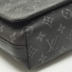مملوكة مسبقًا Louis Vuitton District PM Monogram Eclipse Canvas Messenger Bag