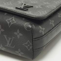 مملوكة مسبقًا Louis Vuitton District PM Monogram Eclipse Canvas Messenger Bag