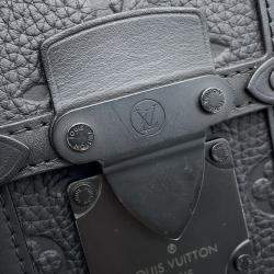 مملوكة مسبقًا Louis Vuitton Monogram Taurillon Vertical Trunk Wearable Wallet Shoulder Bag Black