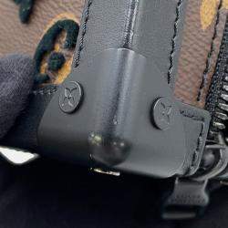 مملوكة مسبقًا حقيبة ترانك ناعمة عمودية لوي فيتون نوار مونوغرام / توغتيج