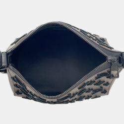 Pre Owned Louis Vuitton Triangle Messenger Noir Monogram / Toughtage